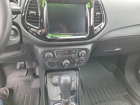 Used 2021 Jeep Compass Limited image 8