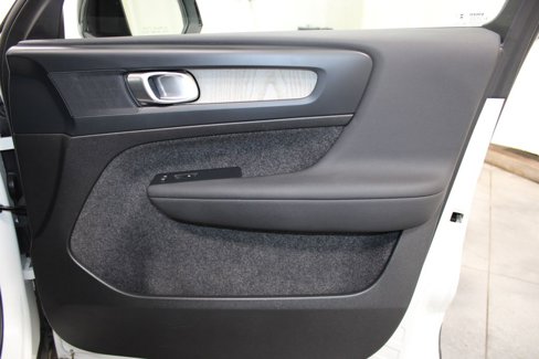 Used 2024 Volvo XC40 B5 Plus w/ Climate Package image 34