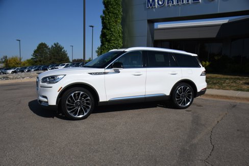 Used 2020 Lincoln Aviator Reserve w/ Equipment Group 202A image 2