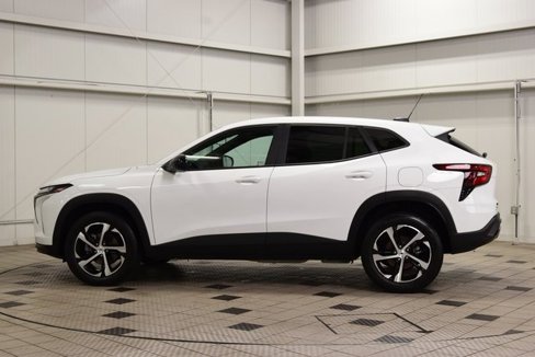 Certified 2024 Chevrolet Trax RS w/ Driver Confidence Package image 4