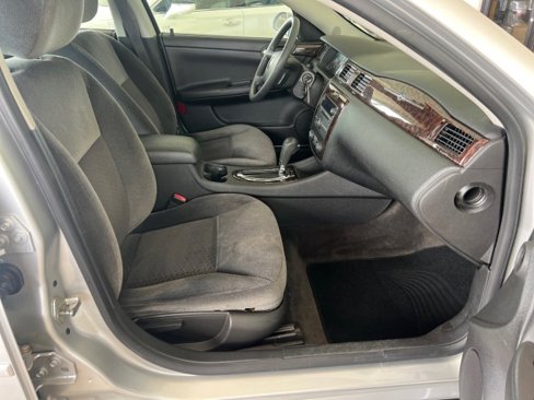 Used 2016 Chevrolet Impala LT image 22