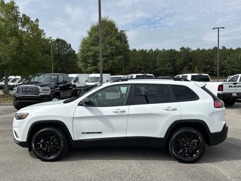 Used 2023 Jeep Cherokee Altitude Lux image 4