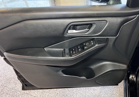 Used 2024 Nissan Rogue SV image 20