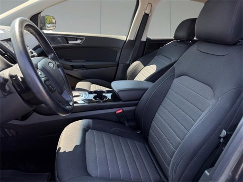 Used 2017 Ford Edge SE image 10