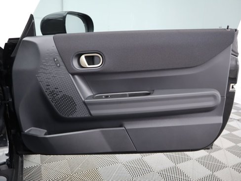 Used 2025 MINI Cooper 2-Door Hardtop image 27