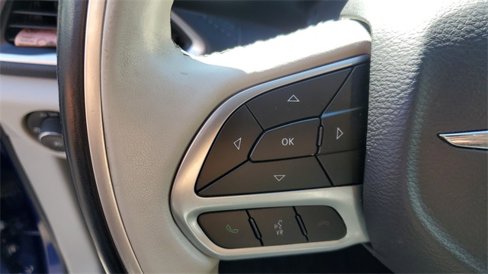 Certified 2019 Chrysler Pacifica Limited w/ Tire & Wheel Group image 13