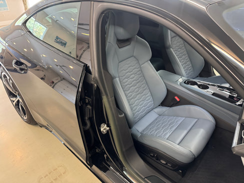 Used 2022 Audi e-tron GT Premium Plus image 8