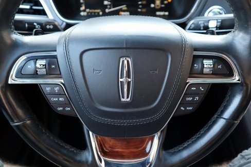 Used 2017 Lincoln Continental Select image 35