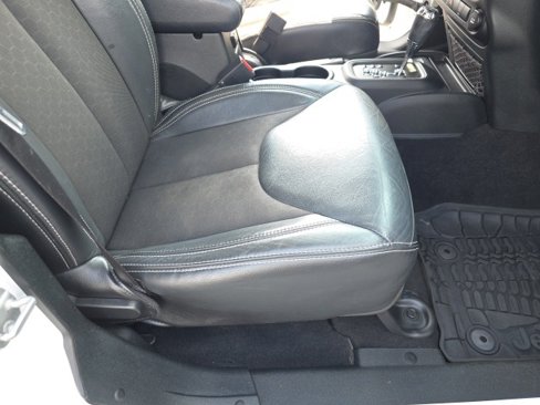 Used 2018 Jeep Wrangler Unlimited Sport image 36