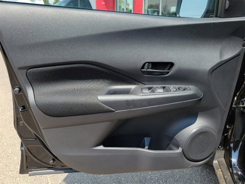 New 2024 Nissan Kicks S image 18