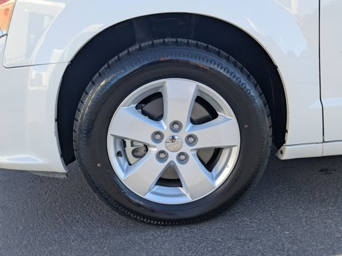 Used 2017 Dodge Grand Caravan SE image 30