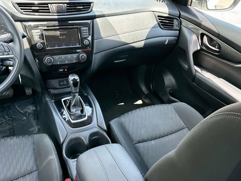 Certified 2020 Nissan Rogue S image 21