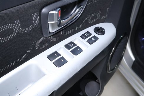 Used 2012 Kia Soul + image 11