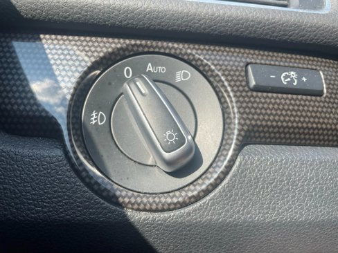 Used 2014 Volkswagen Passat 1.8T Sport image 12