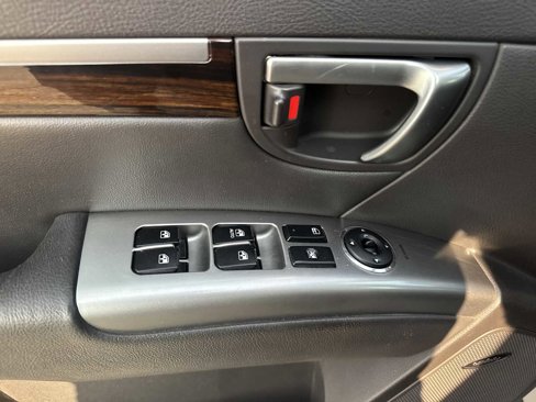Used 2011 Hyundai Santa Fe Limited image 14