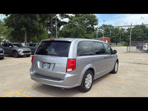 Used 2019 Dodge Grand Caravan SE image 5