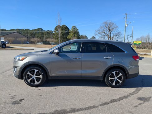 Used 2016 Kia Sorento EX image 10