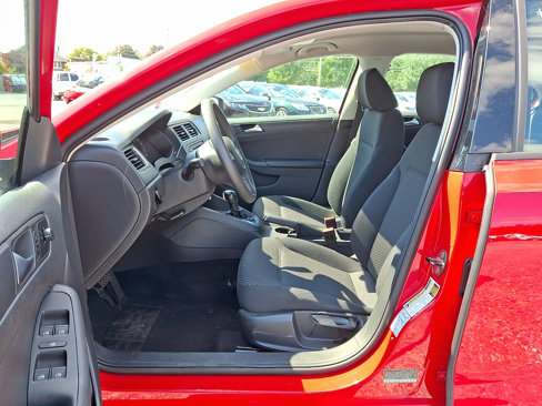 Used 2013 Volkswagen Jetta S image 16