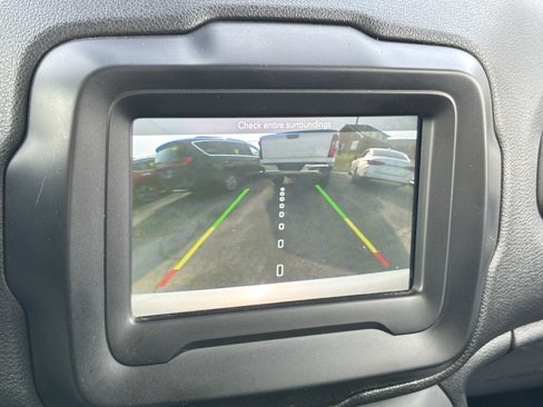 Used 2018 Jeep Renegade Latitude w/ Trailer Tow Group image 11