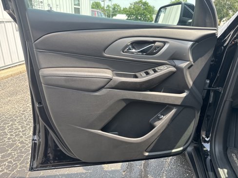 Used 2022 Chevrolet Traverse LT image 14