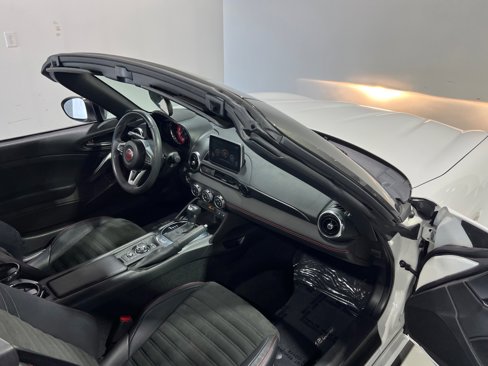 Used 2017 FIAT 124 Spider Abarth image 42