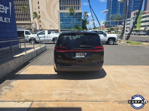 Used 2022 Chrysler Pacifica Touring-L w/ S Appearance Package image 4