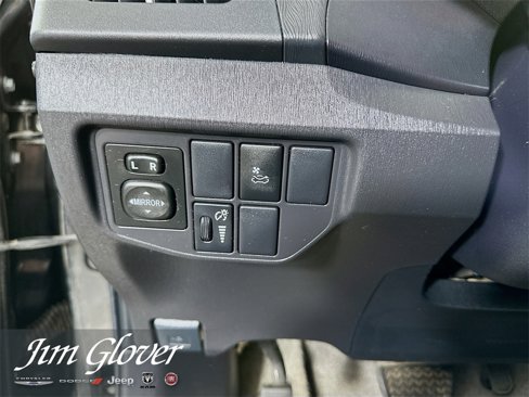 Used 2015 Toyota Prius Four image 27