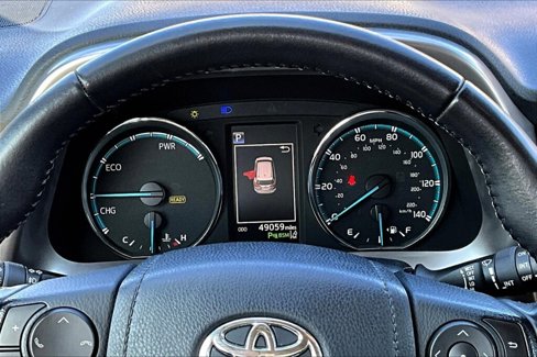 Used 2018 Toyota RAV4 Limited image 13