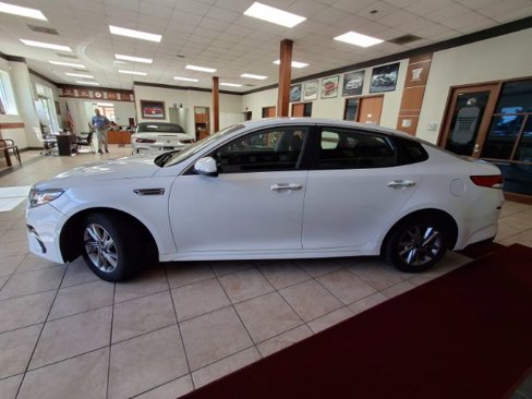 Used 2019 Kia Optima LX image 4