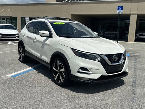 Used 2022 Nissan Rogue Sport SL w/ Premium Package image 4