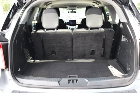 Used 2023 Ford Explorer XLT w/ Equipment Group 202A image 17