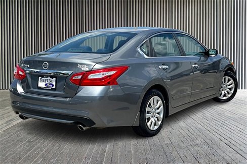 Used 2017 Nissan Altima 2.5 S image 2
