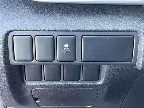 Used 2018 Mitsubishi Eclipse Cross SE image 18