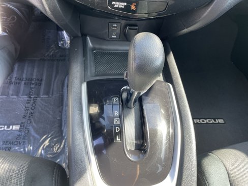 Used 2015 Nissan Rogue S image 21