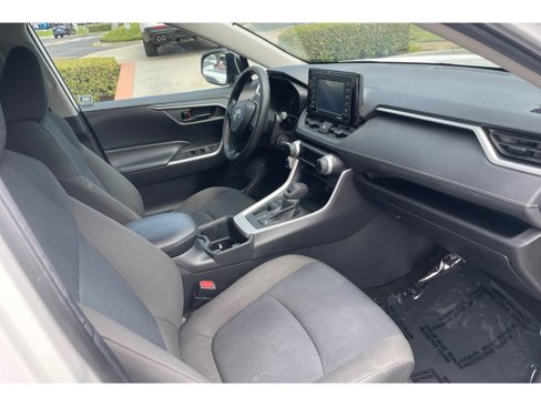 Used 2022 Toyota RAV4 LE image 18