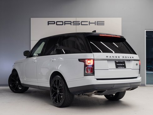 Used 2020 Land Rover Range Rover image 3