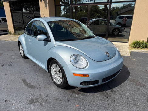 Used 2010 Volkswagen Beetle Coupe image 1