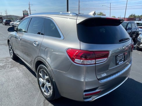 Used 2018 Kia Sorento SX image 5