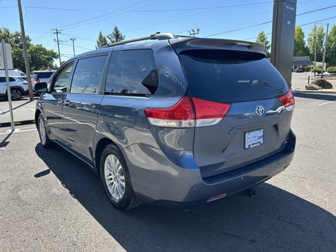 Used 2014 Toyota Sienna XLE image 8