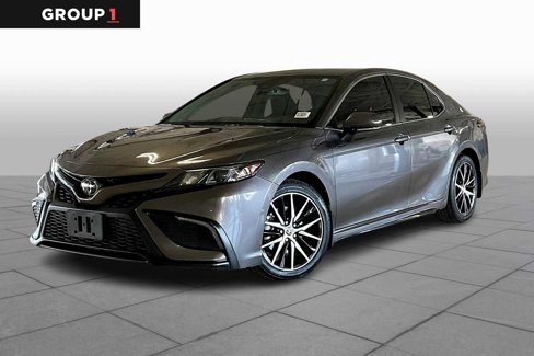 Used 2023 Toyota Camry SE image 1