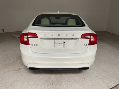 Used 2015 Volvo S60 T5 Premier image 11
