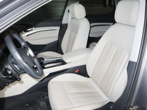 Used 2022 Audi e-tron Premium image 8