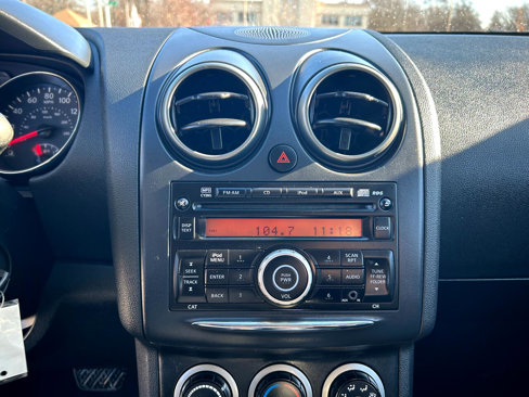Used 2014 Nissan Rogue S image 12