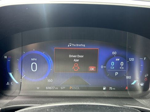 Used 2020 Ford Escape Titanium image 29