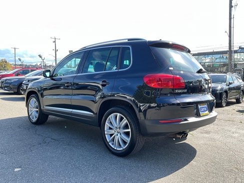 Used 2012 Volkswagen Tiguan SE image 6