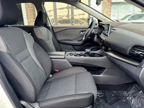 Used 2021 Nissan Rogue SV image 30
