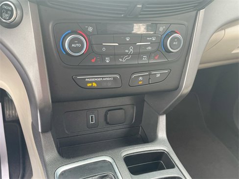 Used 2019 Ford Escape SE image 17