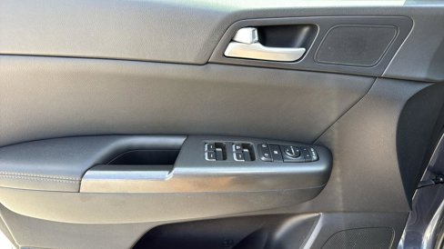 Used 2021 Kia Sportage S image 12