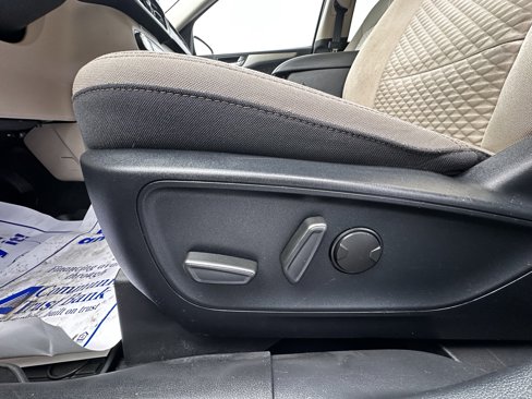 Used 2020 Ford Escape SE image 8