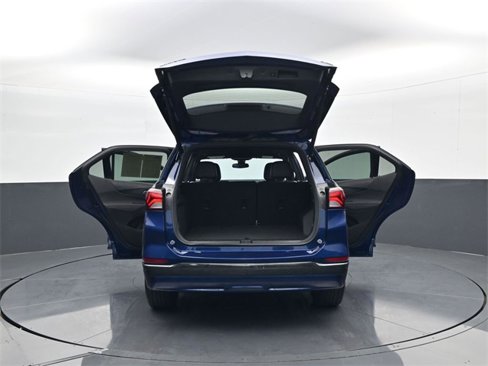 Used 2022 Chevrolet Equinox RS w/ Infotainment Package image 32